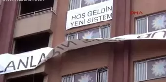 Dershane Binasına 'Hoşgeldin Yeni Sistem' Pankartı