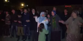 Hakkari'deki Şenlikte Nevruz Ateşi Yakıldı