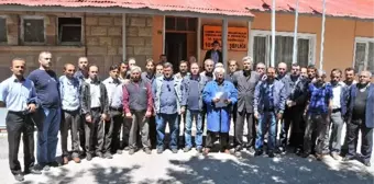 Gümüşhane'de İşçiler Soma Madencileri İçin İş Bıraktı