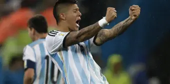 Marcos Rojo, Manchester United Yolcusu