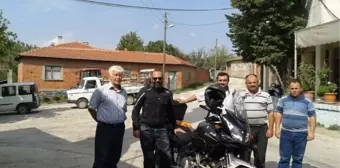 Motorsikleti ile Antik Kentleri Geziyor