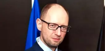 Ukrayna'da Yatsenyuk Yeniden Başbakan Oldu