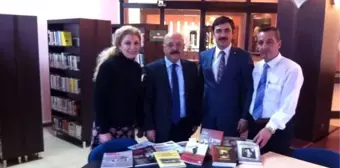 Serdar Dinçer'den Keşan Kütüphanesi'ne Kitap Hediyesi