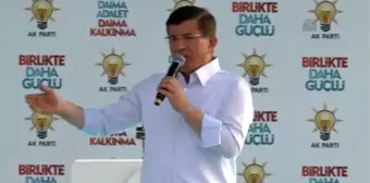 Davutoğlu: 'Özgürlükçü, Birlik İçinde Yeni Bir Anayasa Yazmaya Var Mısınız?'