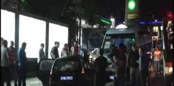 Üsküdar'da Otomobille Minibüs Çarptı: 4 Yaralı