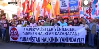 Lizbon ve İstanbul'da Yunanistan ile Dayanışma Yürüyüşü