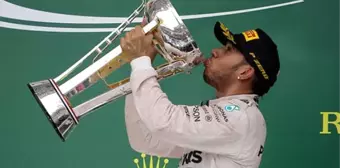 Formula 1'de Şampiyon Lewis Hamilton