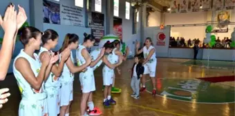 Foça Basketbollu Gülizar: 'Çocuk da Yaparım Kariyer De'