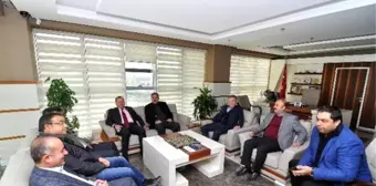 Rusya'da Gözaltına Alınan İşadamlarına Geçmiş Olsun Ziyareti