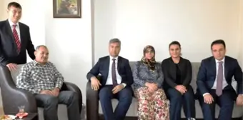 Vali Hamza Erkal, Yenice'de Şehit Ailesini Ziyaret Etti