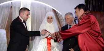 Görüntülü Haber) Nikah Memurunun Nikahını Başkan Kıydı