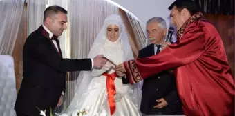 Nikah Memurunun Nikahını Başkan Kıydı