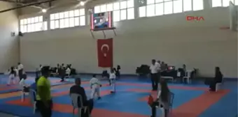 Minik Karateciden Madalyalı Uğurlama