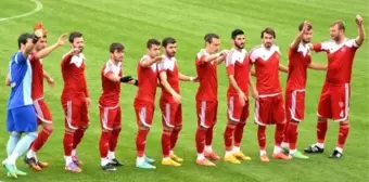 Denizli Büyükşehir Belediyespor'da 14 Futbolcu Ayrıldı