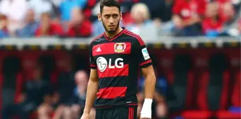 Hakan Çalhanoğlu'nun 4 Ay Futboldan Men Edilmesi