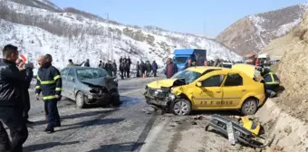 Araçlar Kafa Kafaya Çarpıştı: 1 Kişi Hayatını Kaybetti, 6 Kişi Yaralandı