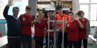 Gültepe Öğrencileri ABD'deki Robot Yarışmasından İki Ödülle Dönüyor