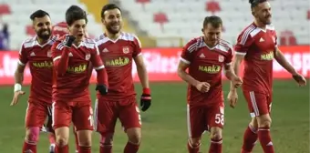 Sivasspor 4 Futbolcusuyla Yollarını Ayırdı