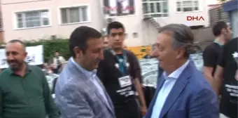 Beşiktaşlı Taraftarlar Avcılar'da Önce Iftar Yaptı Sonra Şampiyonluğu Kutladı