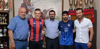 Bergama Belediyespor'da Çifte İmza