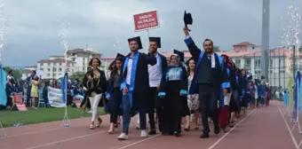 Düzce Üniversitesi'nde Mezuniyet Coşkusu Yaşandı