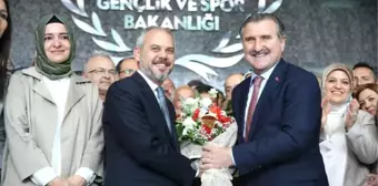 Gençlik ve Spor Bakanlığı'nda Devir Teslim Töreni Yapıldı