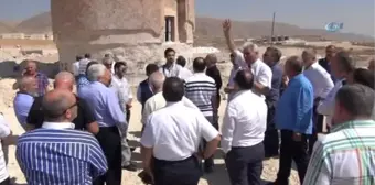 Eski Bakan ve Bürokratlar Hasankeyf'i Gezdi