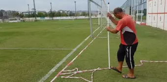 Alpay Özalan'ın Basına Çektirdiği Şerit, Yönetim Tarafından Kaldırıldı