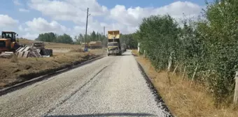 Yıldızeli'nde Köy Yollarında Asfaltlama Çalışmaları