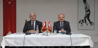 Vali Çakacak, Tepebaşı İlçe Muhtarlarıyla Bir Araya Geldi