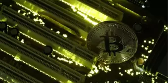 Bitcoin 10 Bin Dolar Oldu: Balon Mu, Yatırım Aracı mı Tartışmalarında Kim Ne Diyor?