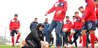 Futbolculara 'Ölü Yaprak' Dersi