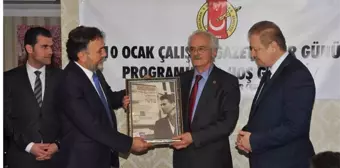 Duayen Gazeteci Hikmet Aksoy'u Duygulandıran Ödül