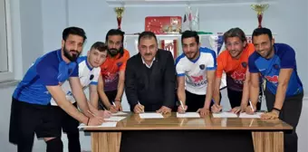 Karacabey Birlikspor'dan İmza Şov