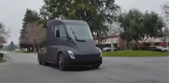 Tesla'nın Elektrikli Kamyonu Semi Yollara Çıktı