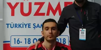 Yüzme Sevdası Yüzünden Sakat Kaldı Ama Pes Etmedi