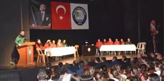 Salihli'de 'Sporu Seviyoruz' Paneli