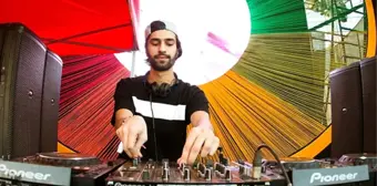 Jeremy Olander Roxy Sahnesinde