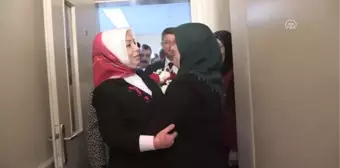 Öznur Çalık, Bindiği Otobüste Şoförün Hakaretine Maruz Kalan Şehit Annesini Ziyaret Etti