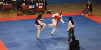 Taekwondo Bölge Maçı Yapıldı