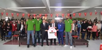 Karesispor'lu Basketçiler Bigadiç'te