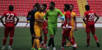 8-0 Biten Maçta Mersin İdmanyurdu Kalecisi, Sahayı Terk Etti