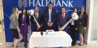 Halkbank'ta Şampiyonluk Pastası Kesildi