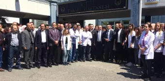 Trabzon'da Doktora Darp Protesto Edildi