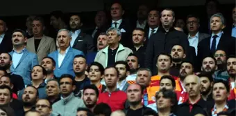 Lucescu Derbiyi Sancaklı'yla Birlikte İzledi