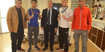 Erzurum Gençlik Hizmetleri ve Spor İl Müdürü Taşkesenligil Başarılı Boksörleri Kutladı