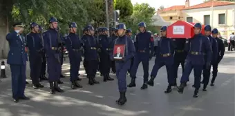 Emekli Tuğgeneral Akar, Askeri Törenle Uğurlandı