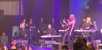 Lübnanlı Sanatçı Nancy Ajram Konser Verdi