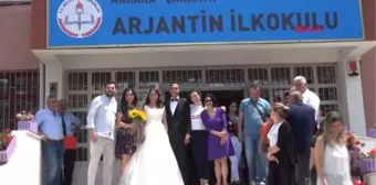 Gelin ve Damat Düğünden Önce Sandık Başına Geçti