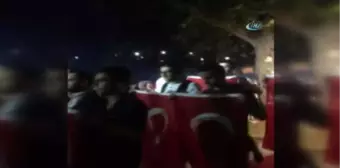 Şehit Kızı, Gelinliğini Giyip Düğünden Önce Babasının Mezarına Gitti